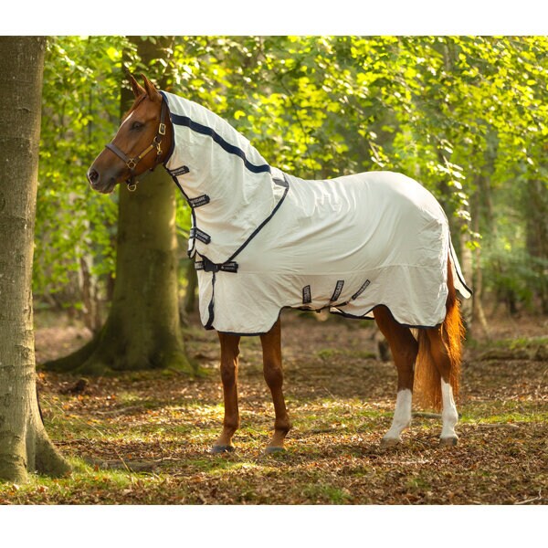 Rambo Natura Summer Sheet i vitt. Hogsta Ridsport
