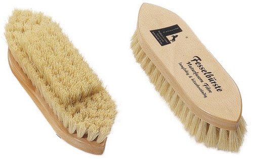 High gloss grooming brush from William Leistner - Hogstaonline