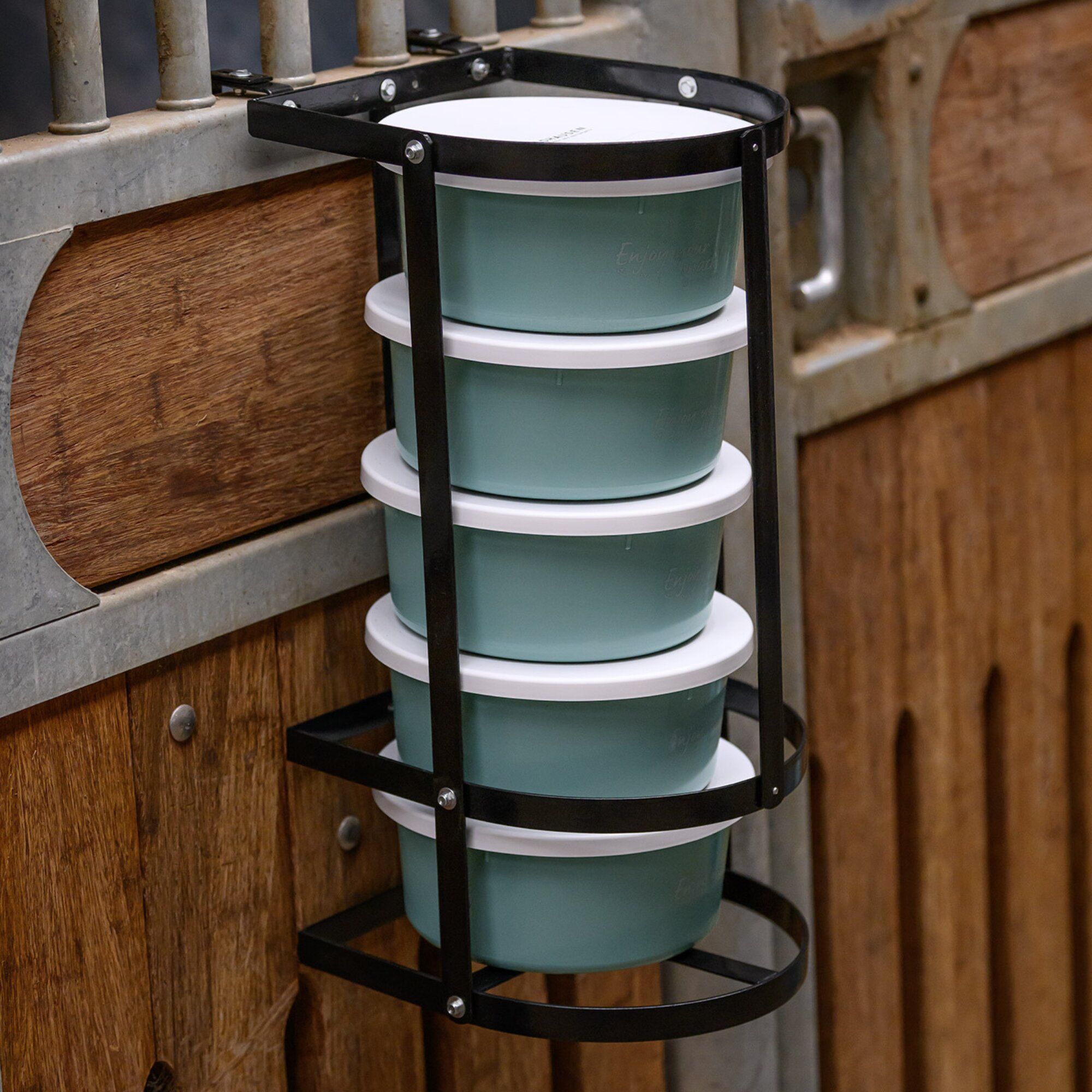 Food bowl holder for 2-liter bowls